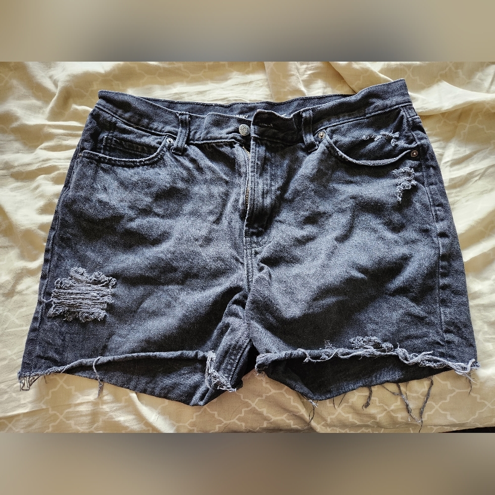 Black old navy Hi Rise shorts